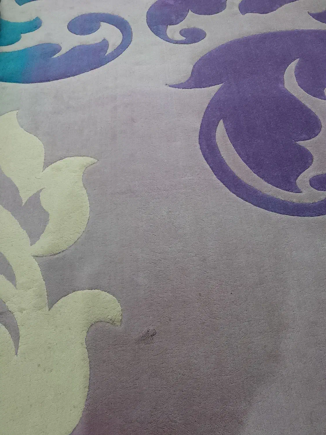 فرش فانتزی ۲عدد و فرش قرمز ۳عددبه فروش میرسد|فرش|لنگرود, |دیوار