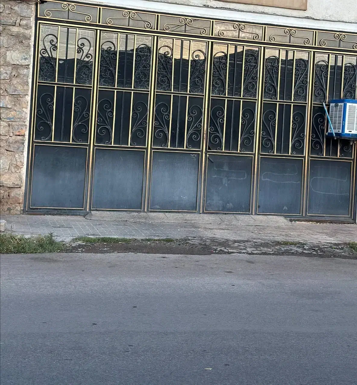 درب گاراژ آهنی|مصالح و تجهیزات ساختمان|پاوه, |دیوار