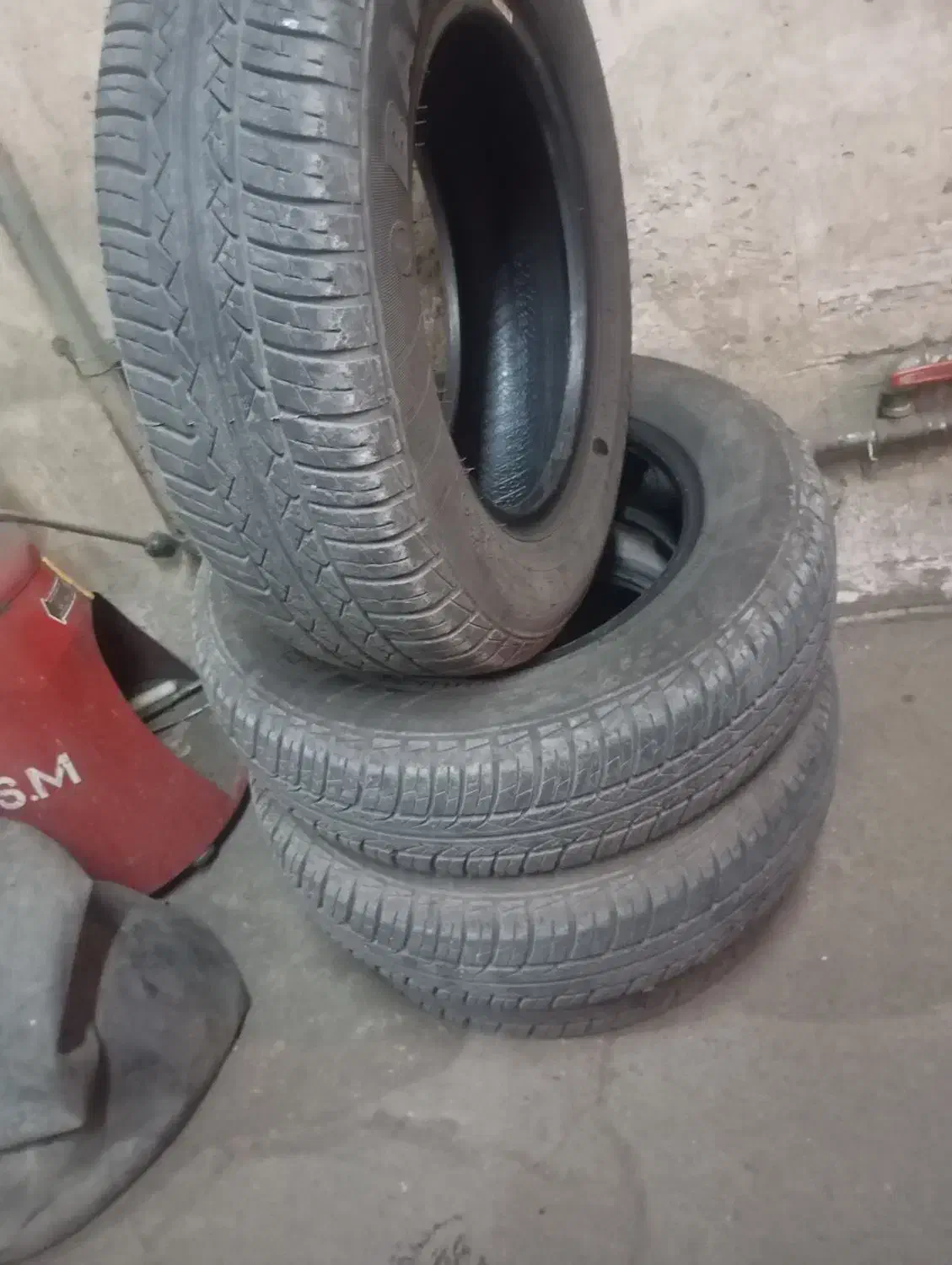 لاستیک در حد صفر پیکان|قطعات یدکی و لوازم جانبی|مرند, |دیوار