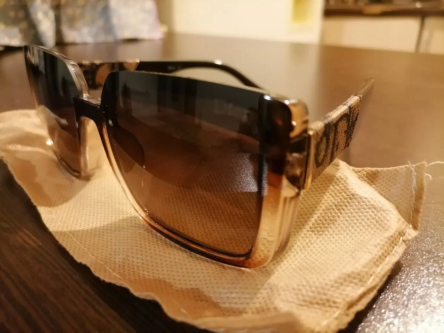 عینک در حد نو|زیورآلات و اکسسوری|کرمانشاه, |دیوار