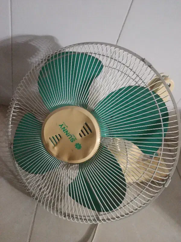 پنکه دستی|پنکه و تصفیه‌کنندهٔ هوا|یزد, |دیوار