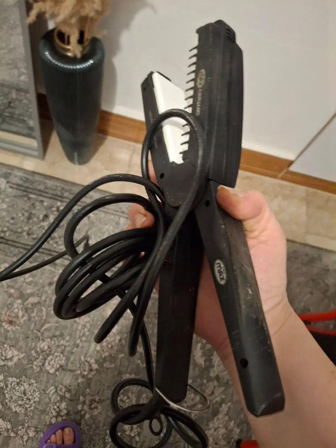 اتو مو سالم  و جاروبرقی قدیمی|آرایشی، بهداشتی، درمانی|الوند, |دیوار