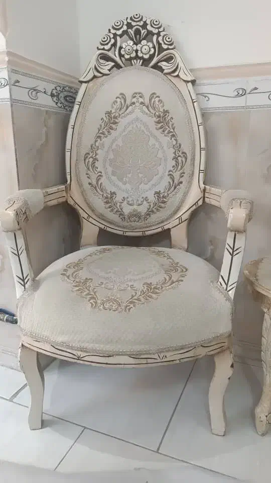 مبل سلطنتی نه نفره همراه سه عدد میز سالم|مبلمان خانگی و میز عسلی|قدس, شهرقدس|دیوار