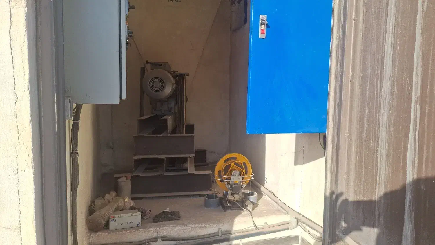 برق کار ساختمان و سرویس کار اسانسور|خدمات پیشه و مهارت|شیراز, هفت تنان|دیوار