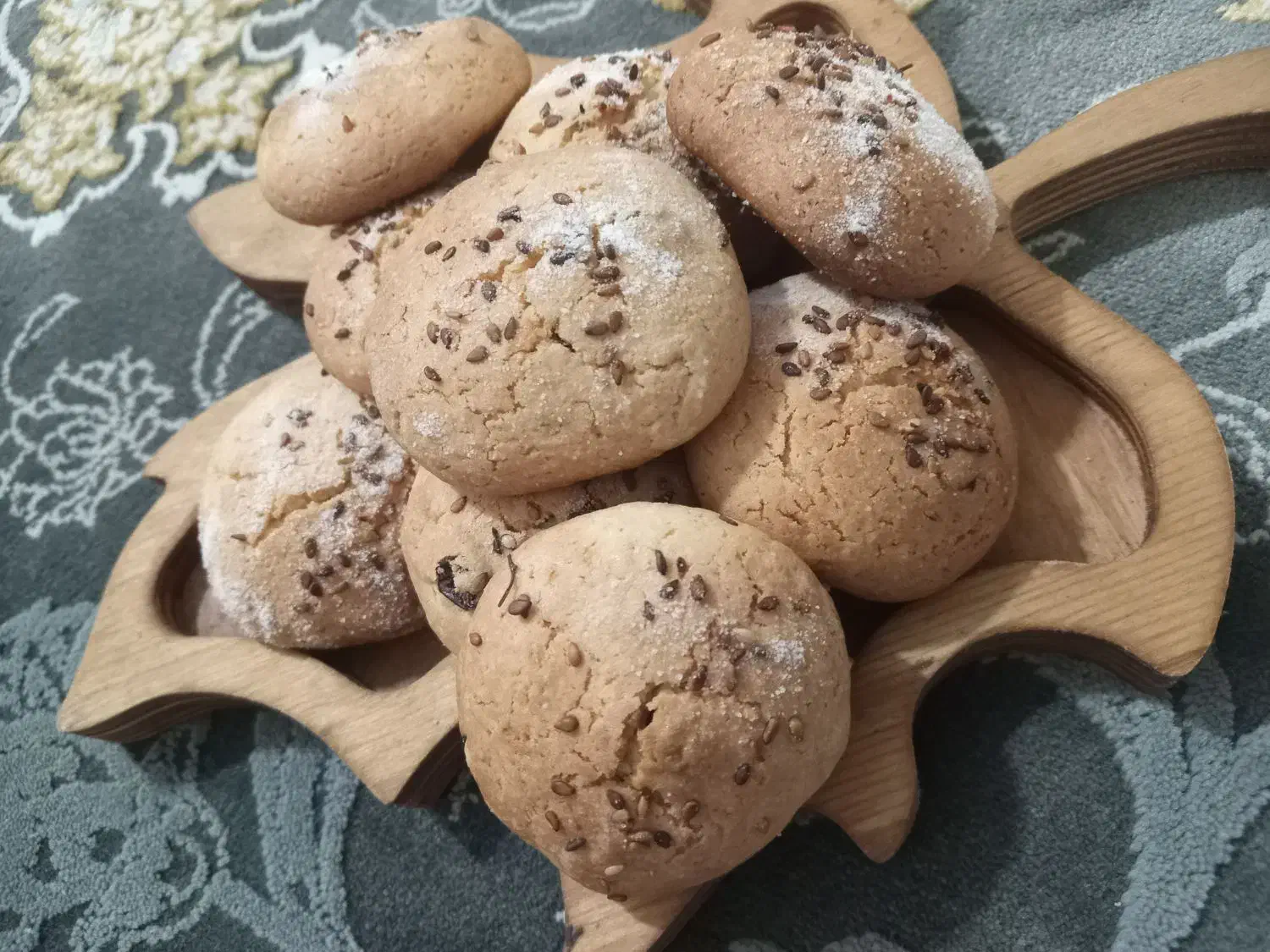 شیرینی کشمشی خانگی با مغزه گردو وکنجد|خدمات پذیرایی، مراسم|گرگان, |دیوار