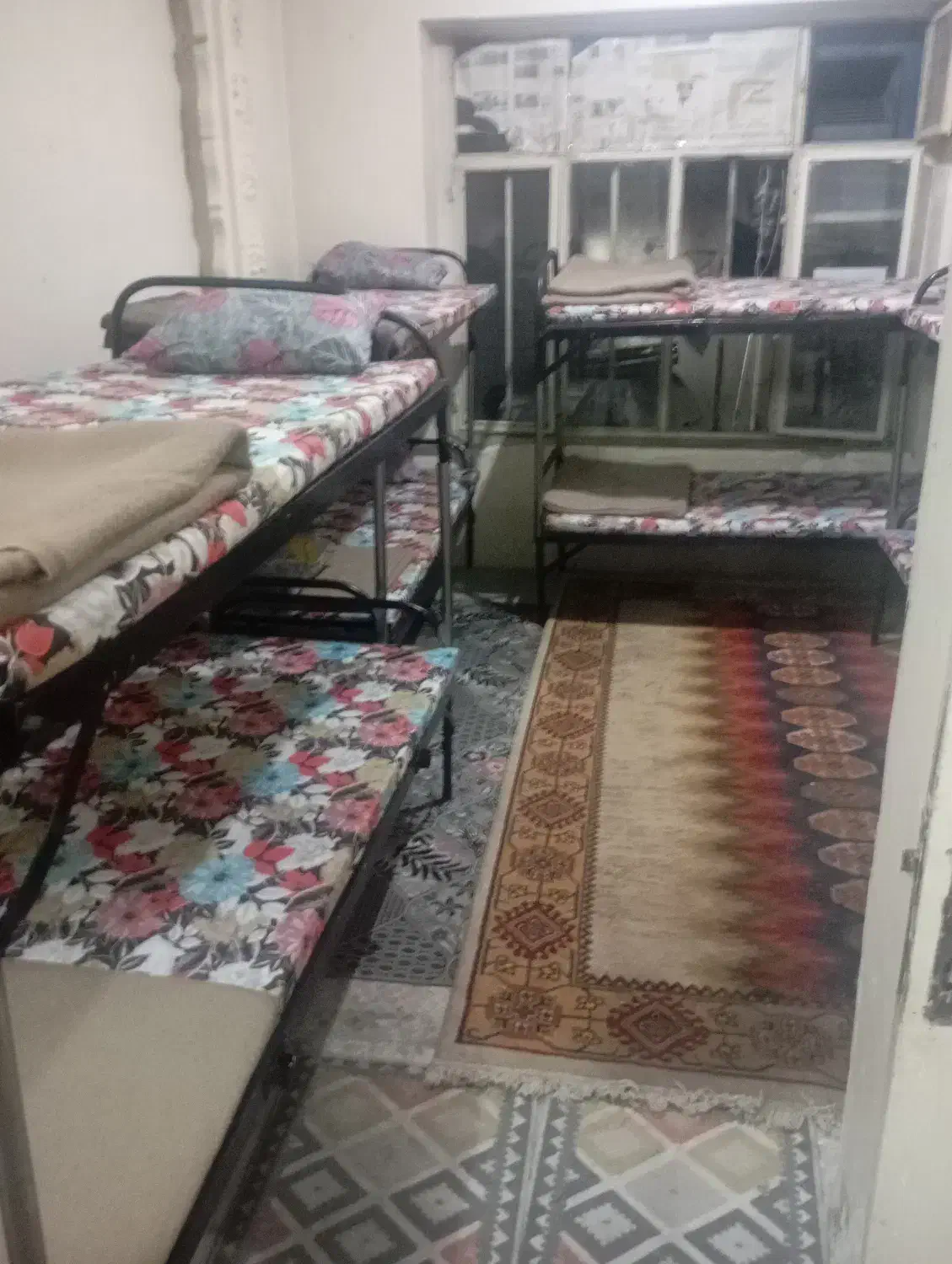 خوابگاه اقایون با تخت و کف خواب در سبلان|اجارهٔ کوتاه‌مدت آپارتمان و سوئیت|تهران, وحیدیه|دیوار