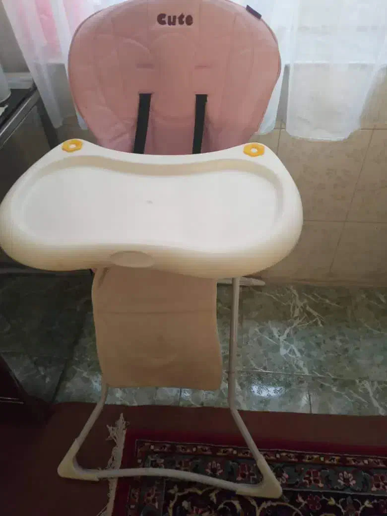 صندلی غذاخوری کودک|تخت و صندلی بچه|سلماس, |دیوار