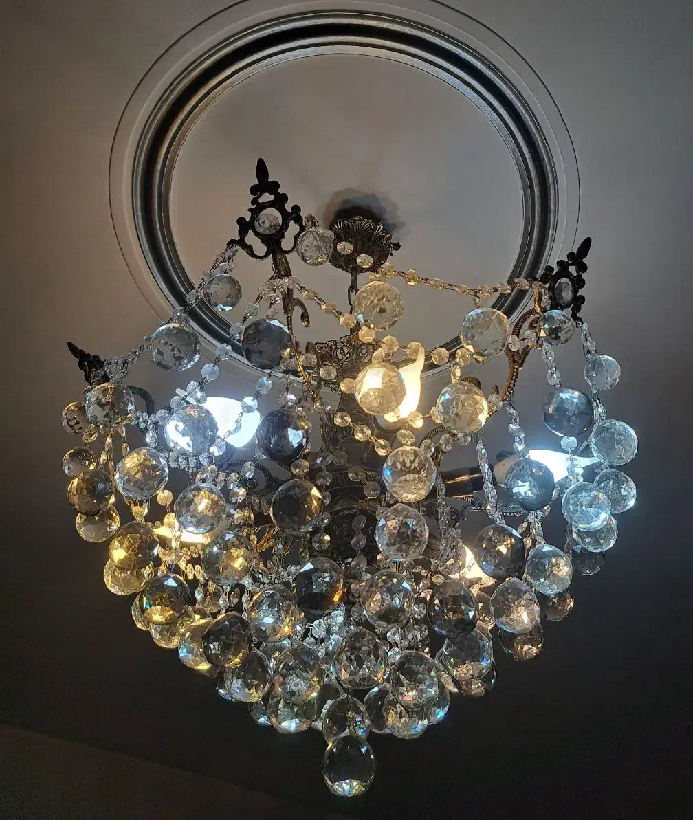 دو عدد لوستر کریستالی به همراه دیوار کوب|لوستر و چراغ آویز|ری, اقدسیه|دیوار