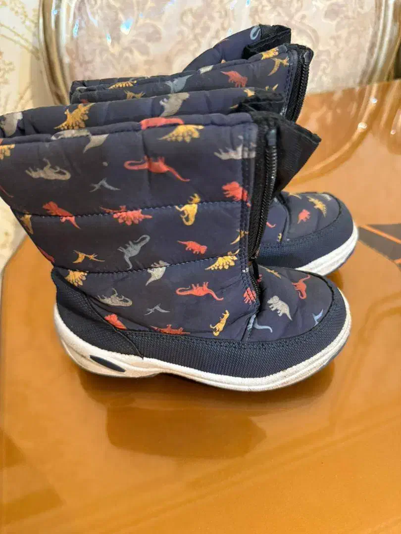 بوت و چکمه بچه گانه سایز۲۶|کفش و لباس بچه|رشت, نیکمرام|دیوار