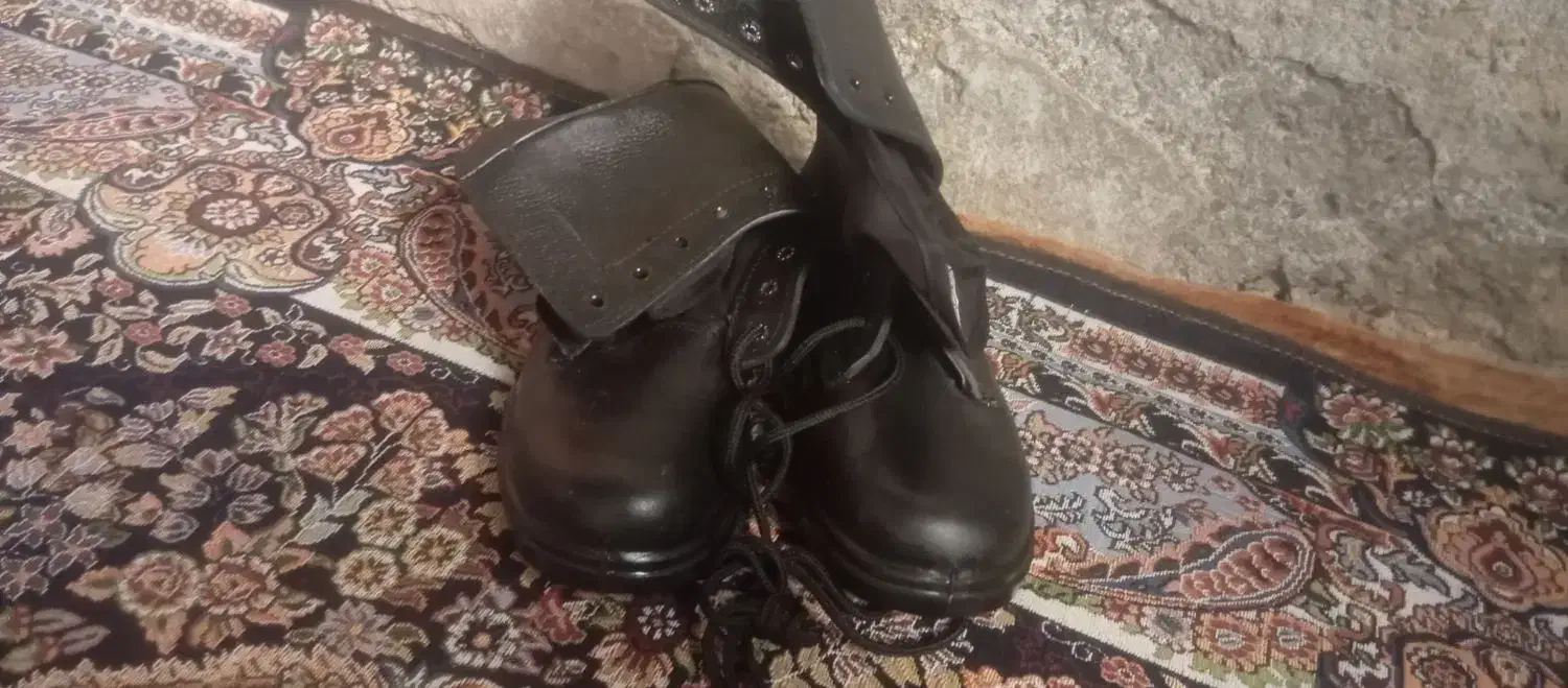 پوتین|کیف، کفش، کمربند|سراوان, |دیوار