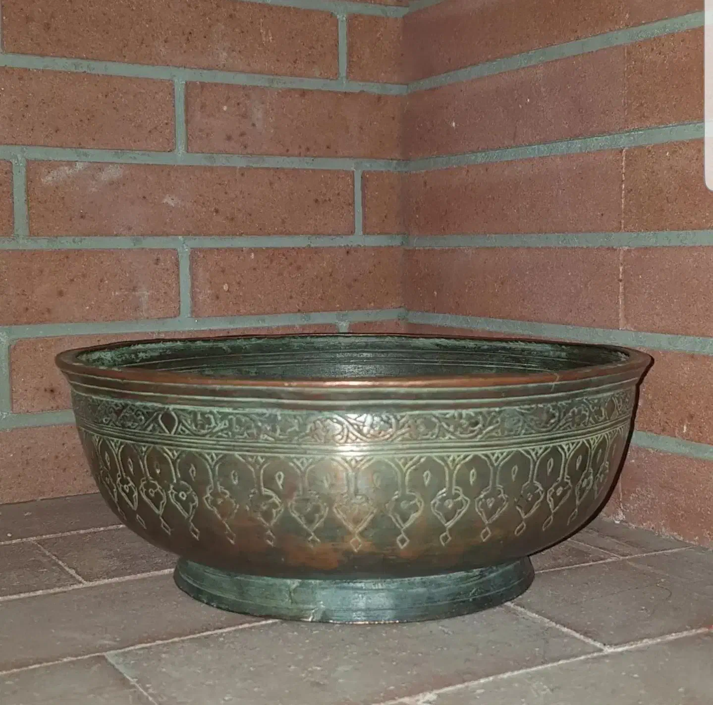 بادیه مسی قاجاری بزرگ، سنگین و جاندار|کلکسیون اشیاء عتیقه|کرمانشاه, |دیوار