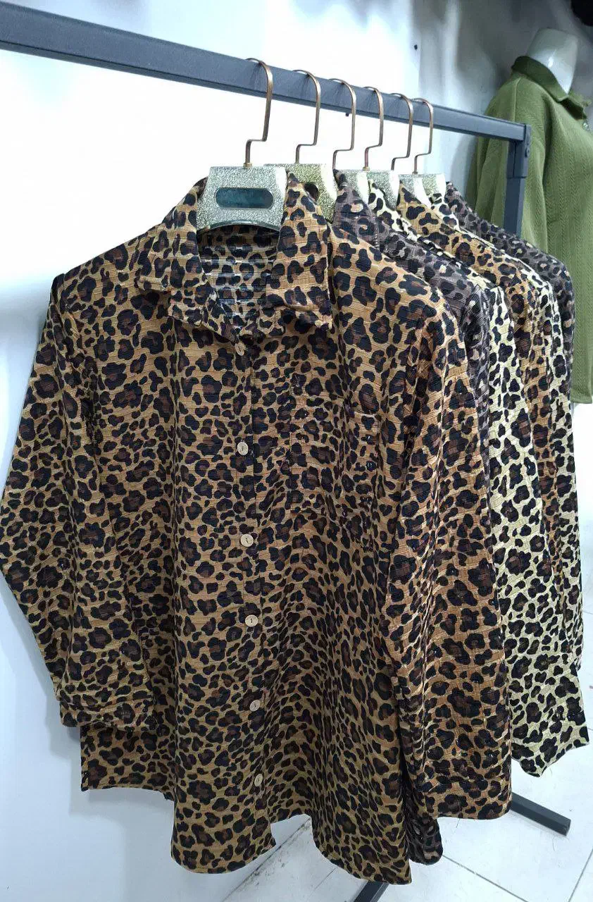 مانتو  پلنگی|لباس|رشت, دروازه لاکان|دیوار