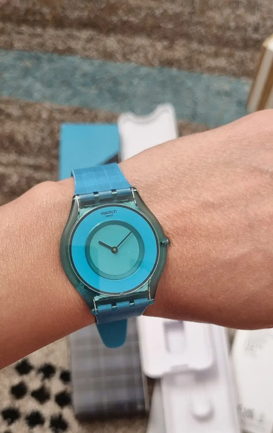 ساعت سواچ|ساعت|تهران, خواجه نظام الملک|دیوار