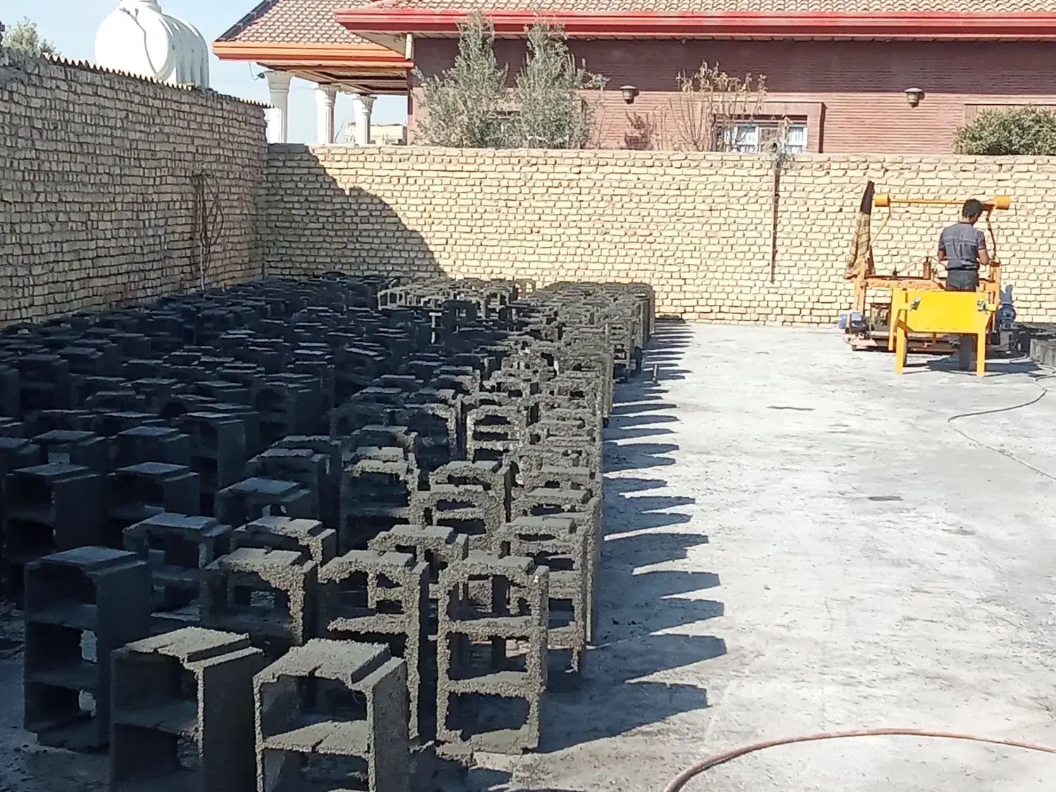 فروش ویژه تیرچه و بلوک و پیمانکاری اجراساختمان|مصالح و تجهیزات ساختمان|فولادشهر, C4|دیوار