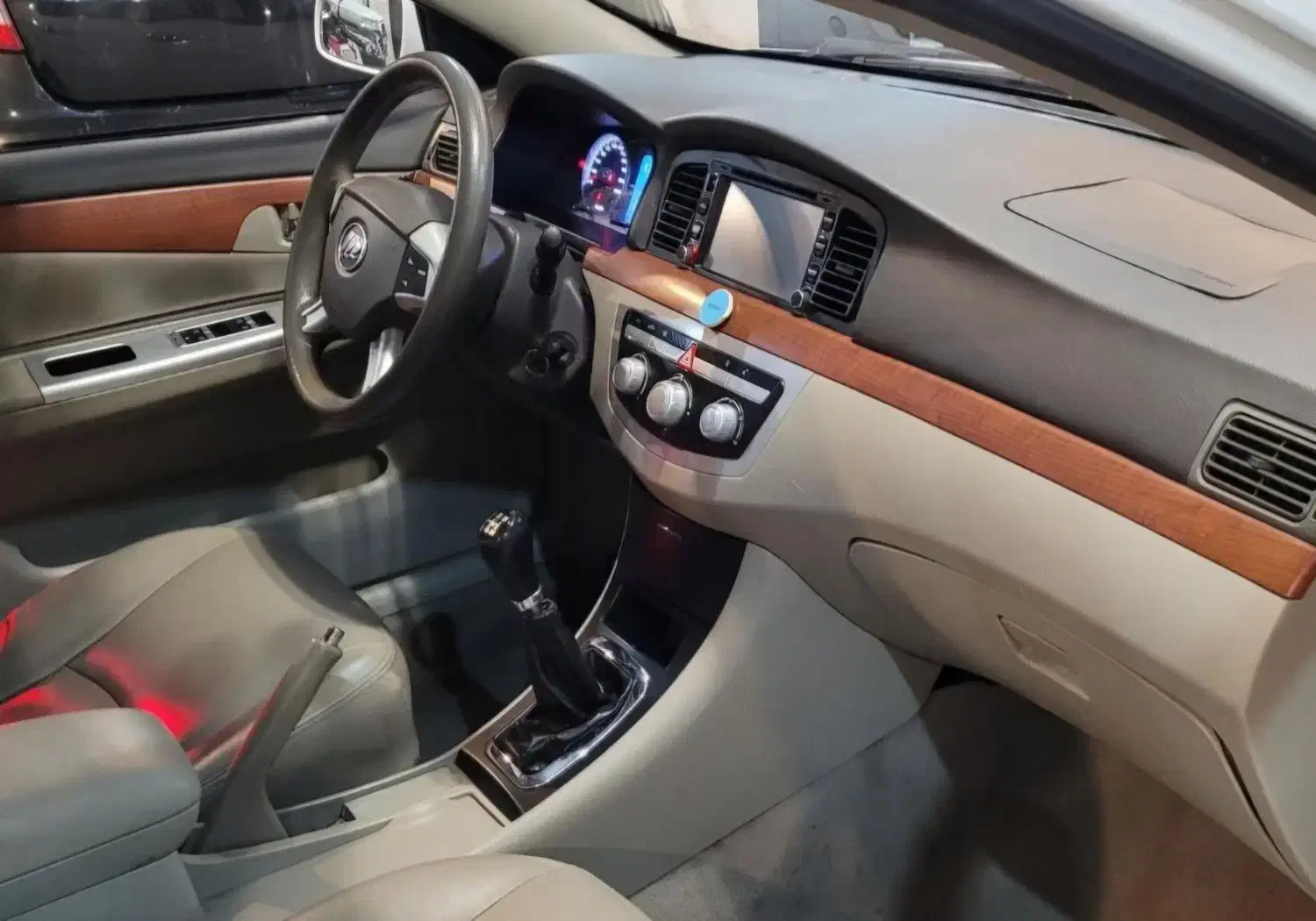 لیفان ۶۲۰|خودرو سواری و وانت|تهران, دردشت|دیوار