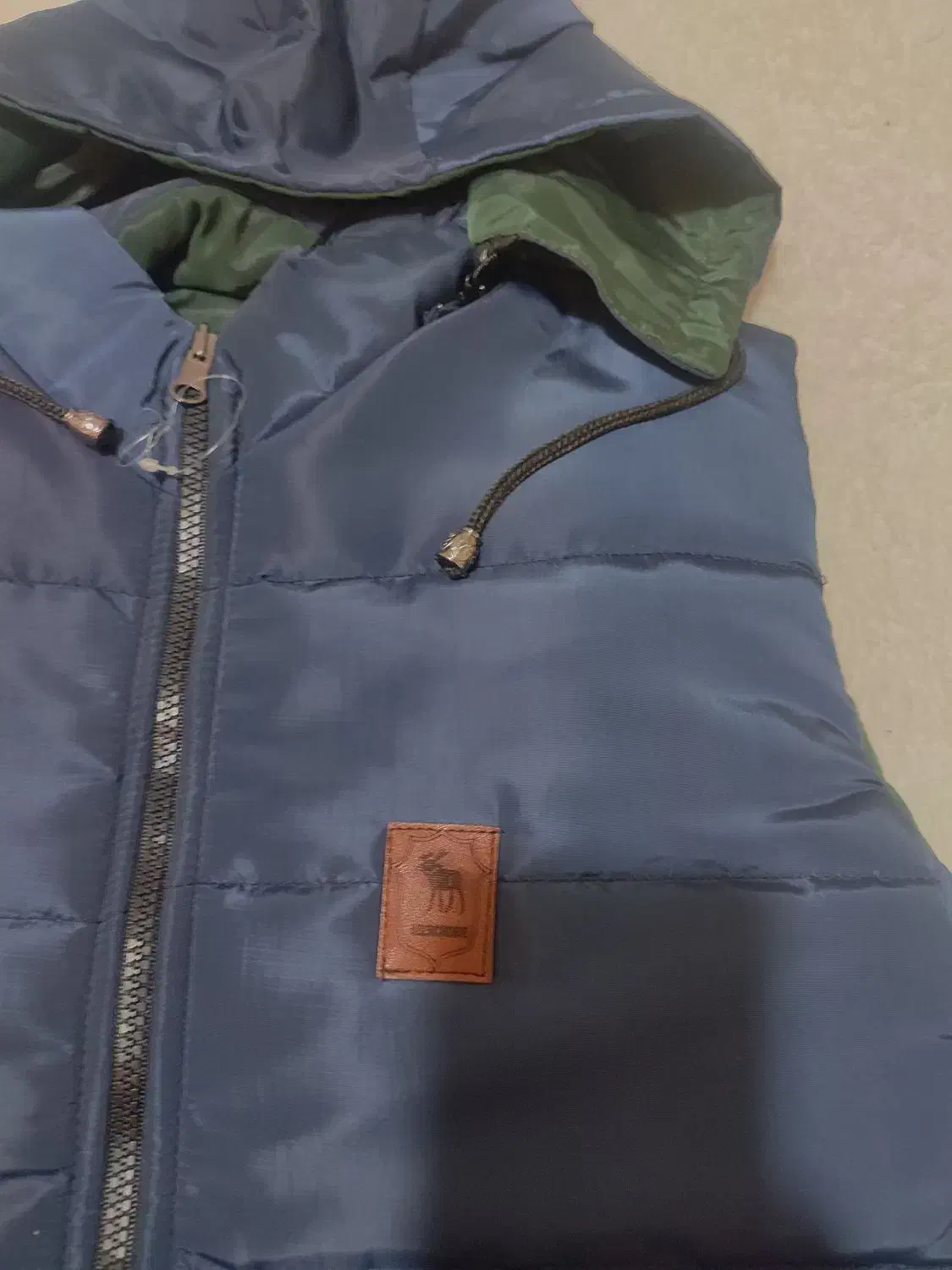 پافر اسپرت|لباس|مشهد, عبادی|دیوار