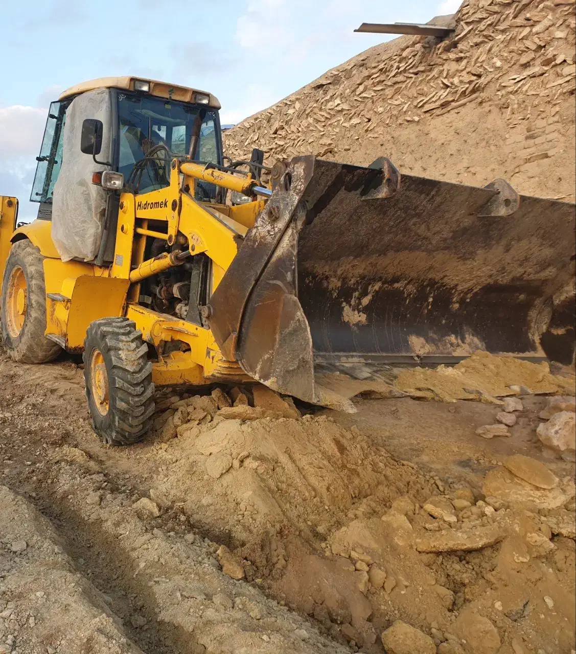 فروش بیل هیدرومک ۱۰۲B|خودرو سنگین|مراغه, |دیوار