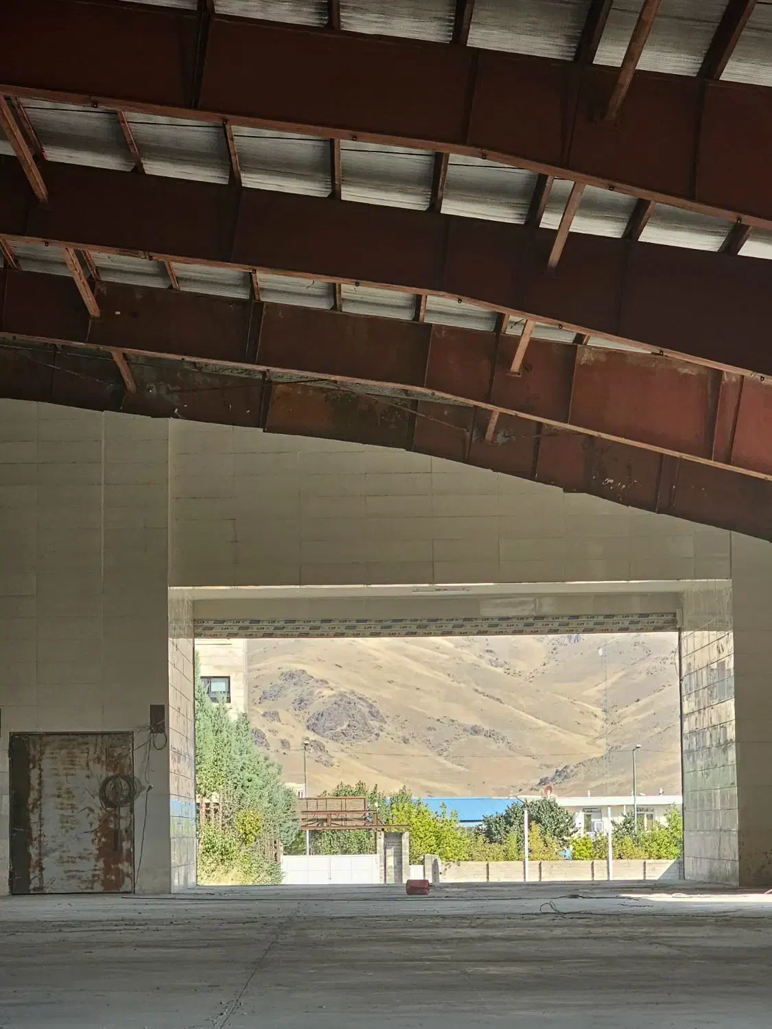 اجاره سوله ۱۵۰۰ م محوطه ۶۰۰۰ م جنب کارخانه شیر|اجارهٔ دفتر صنعتی، کشاورزی، تجاری|سنندج, |دیوار