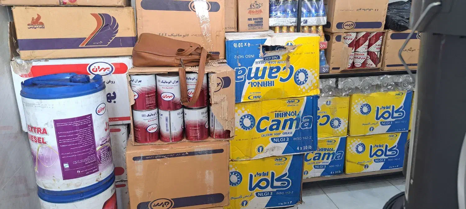 پخش انواع روغن های صنعتی ۲۰ لیتری|عمدهفروشی|سیرجان, |دیوار