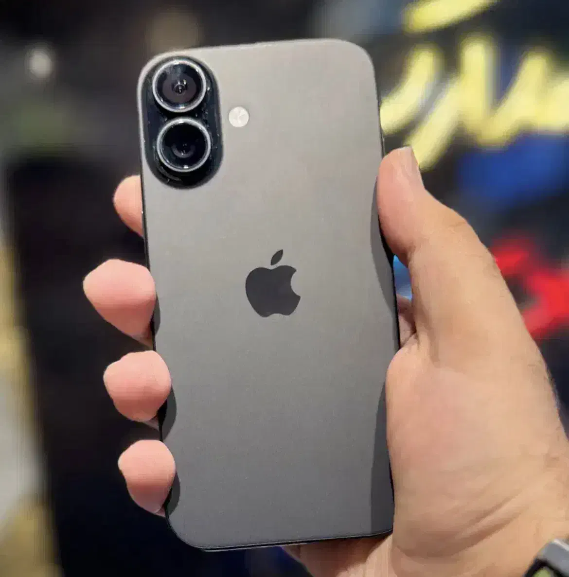 آیفون ۱۶ نرمال ۱۲۸ گیگ باطری ۹۸ درصد|موبایل|ساوه, |دیوار