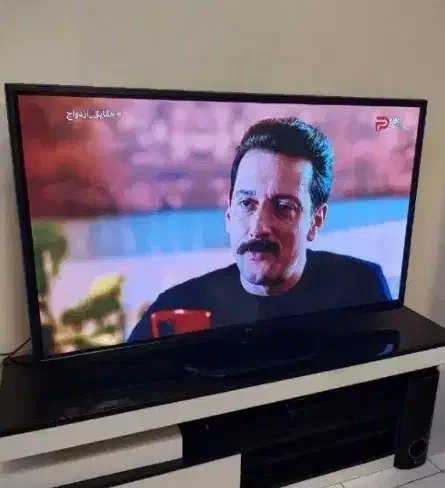 تعدادی تلویزیون ۳۲تا ۵۵ درحد سمساری کوهکن فلک بسیج|تلویزیون و پروژکتور|زابل, |دیوار