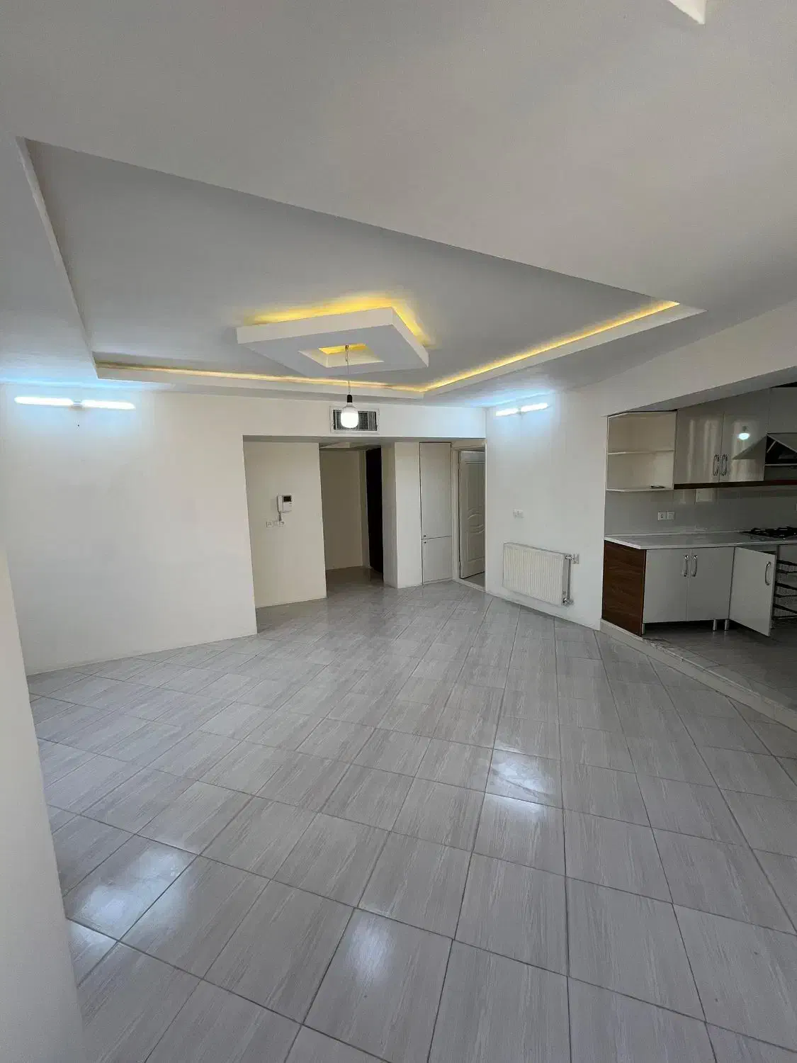 رهن کامل آپارتمان۲ خواب چهاراه نادری|اجارهٔ آپارتمان|قزوین, |دیوار