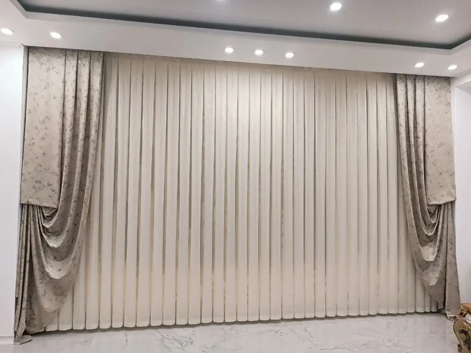 فروش تعمیر و نصب انواع پرده و موکت|خدمات پیشه و مهارت|یزد, |دیوار