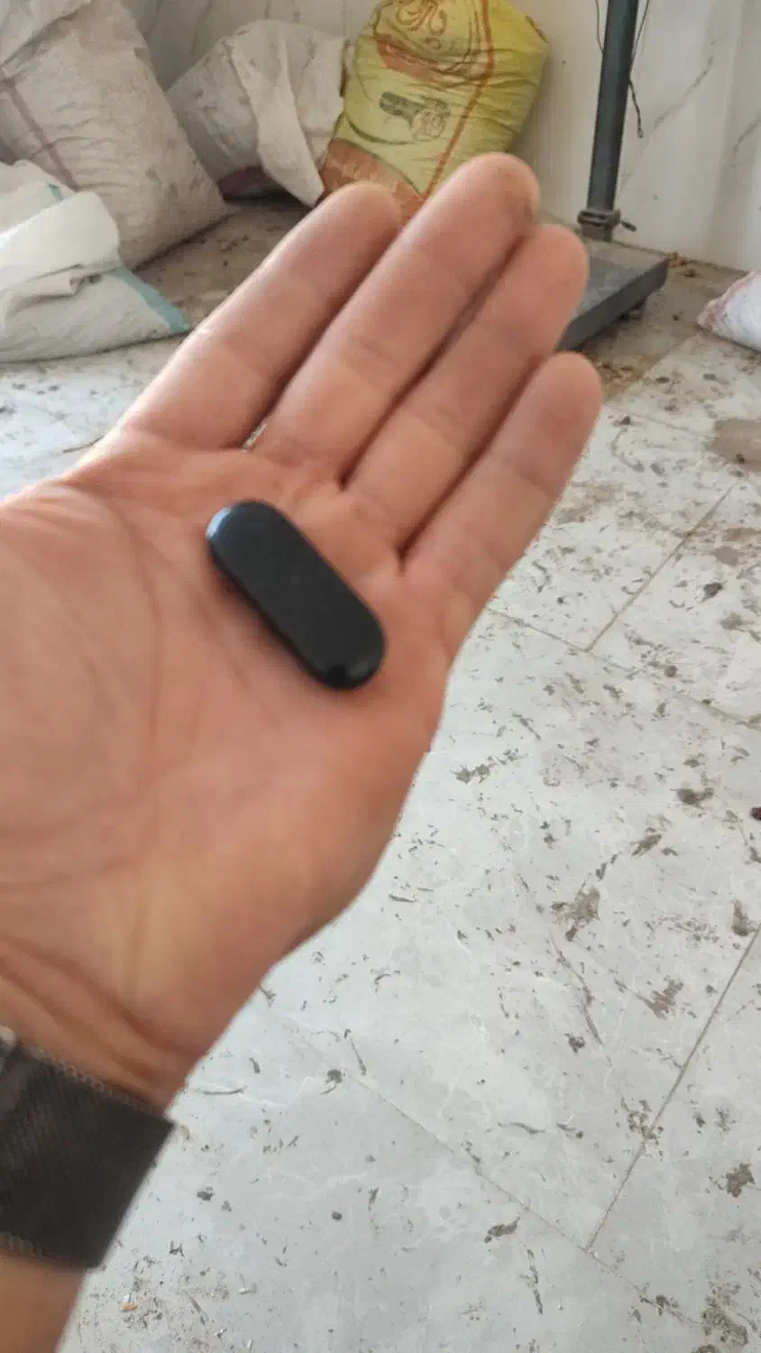 دسته کلید گمشده|اشیا|سبزوار, مدرس|دیوار