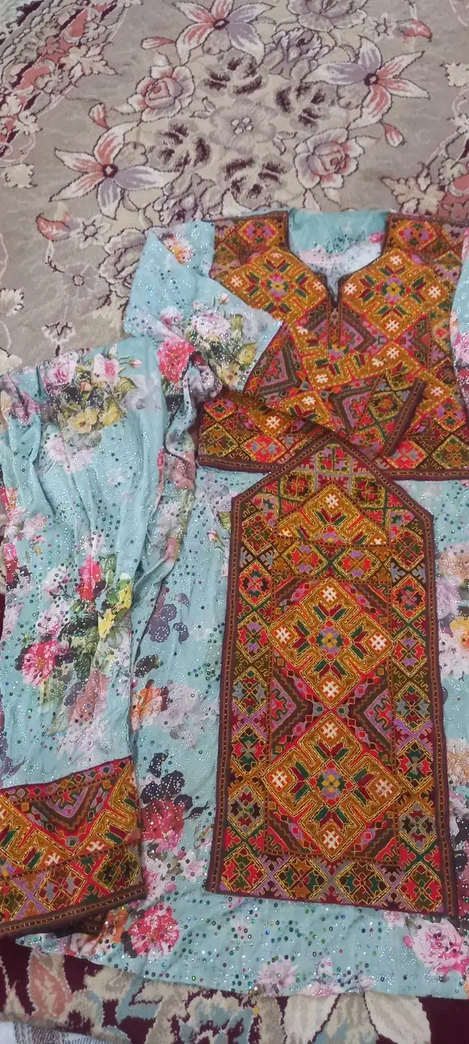 لباس و چادر بلوچی|لباس|آرادان, |دیوار