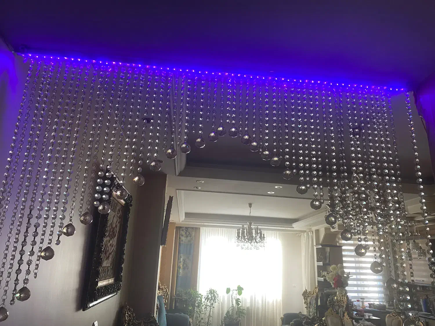 سه عدد لوستر رنگی رنگی و یک عدد پرده کریستال|لوستر و چراغ آویز|تهران, مجیدآباد|دیوار