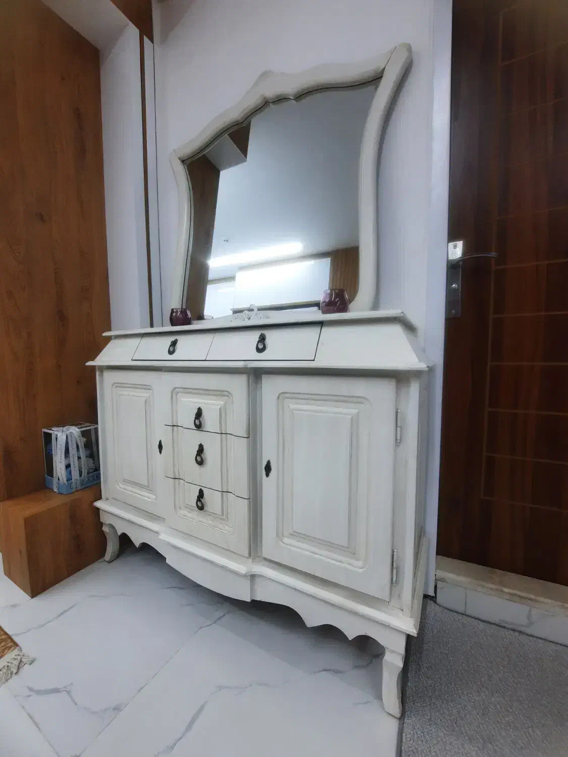 کنسول و آینه شیک و نو|بوفه، ویترین، کنسول|همدان, |دیوار