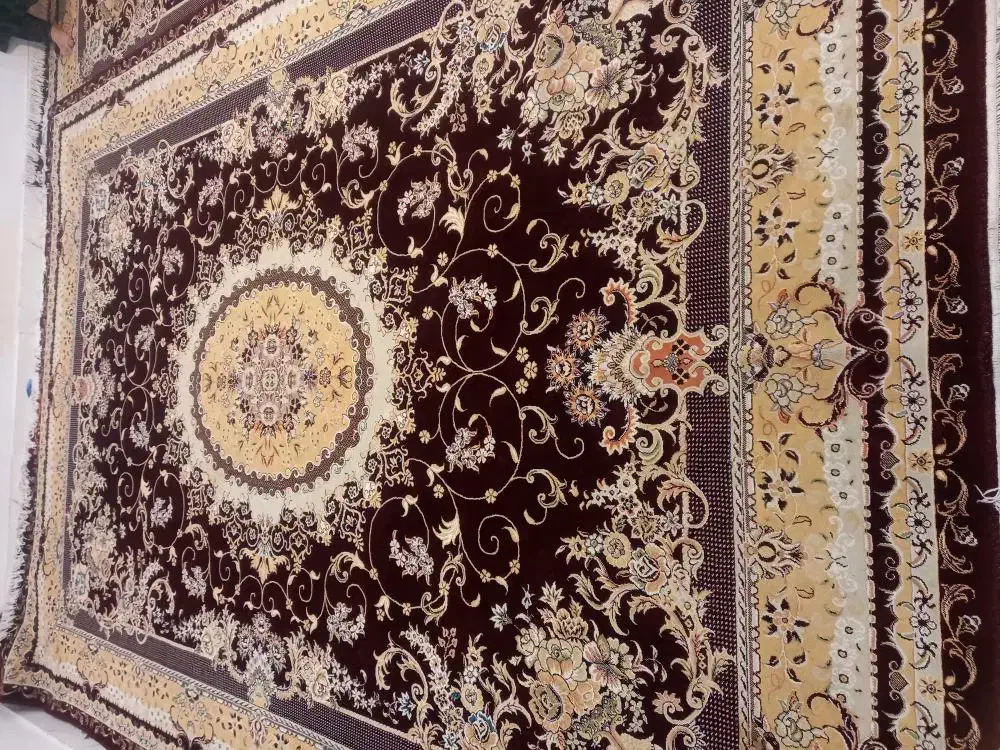 فرش قرمز کار کرده|فرش|نهاوند, |دیوار