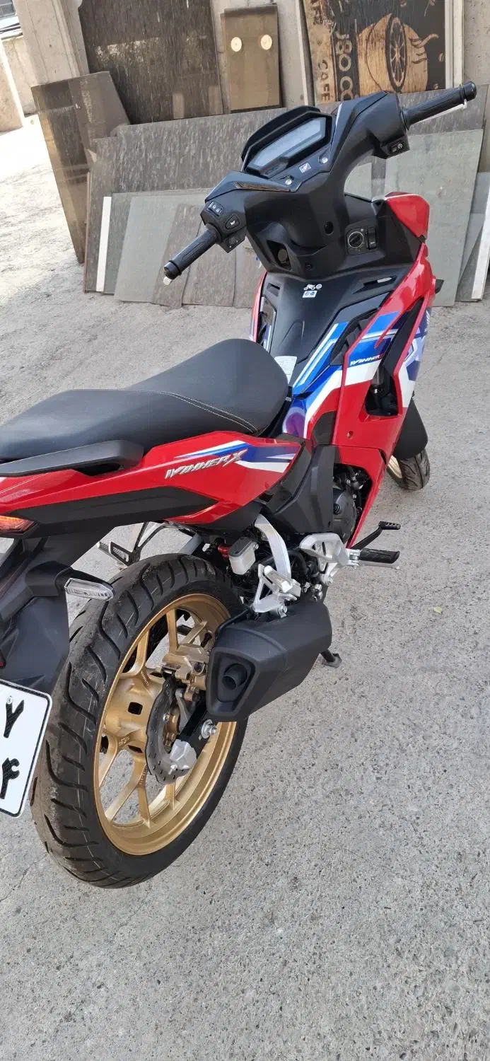 هوندا وینر|موتورسیکلت|تهران, فلسطین (میدان انقلاب)|دیوار