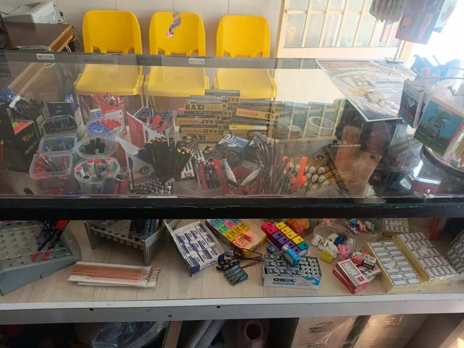 ویترین لوازم تحریر|فروشگاه و مغازه|فولادشهر, B6|دیوار