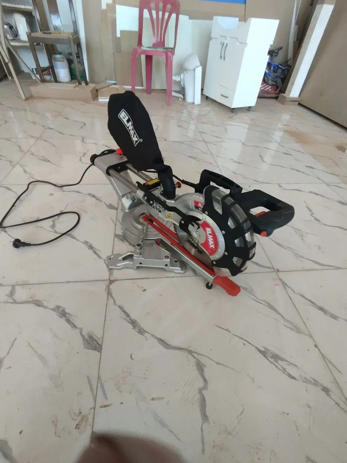 فارسی بر کشویی المکس|ابزارآلات|سبزوار, قلعه‌نو دهزار|دیوار