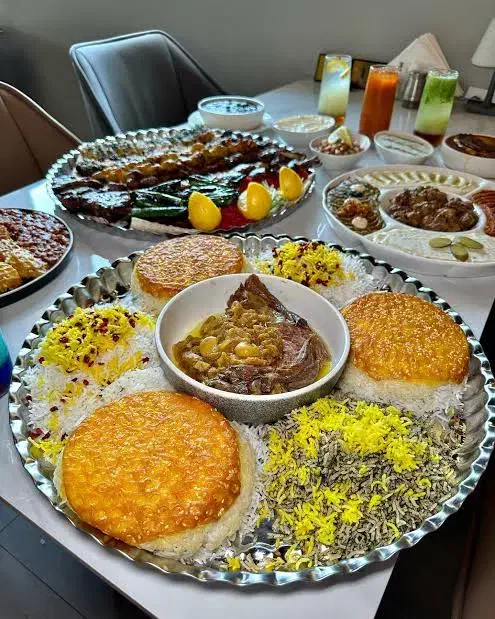 استخدام کارگر ساده تا ماهر در رستوران بین‌ المللی|استخدام خدمات فروشگاه و رستوران|تهران, سعادت‌آباد|دیوار