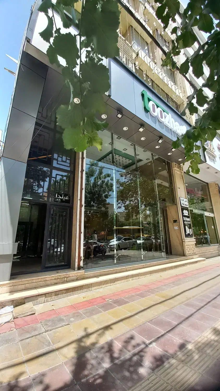 مغازه کفی بر فردوس 600 متر|اجارهٔ مغازه و غرفه|تهران, صادقیه|دیوار