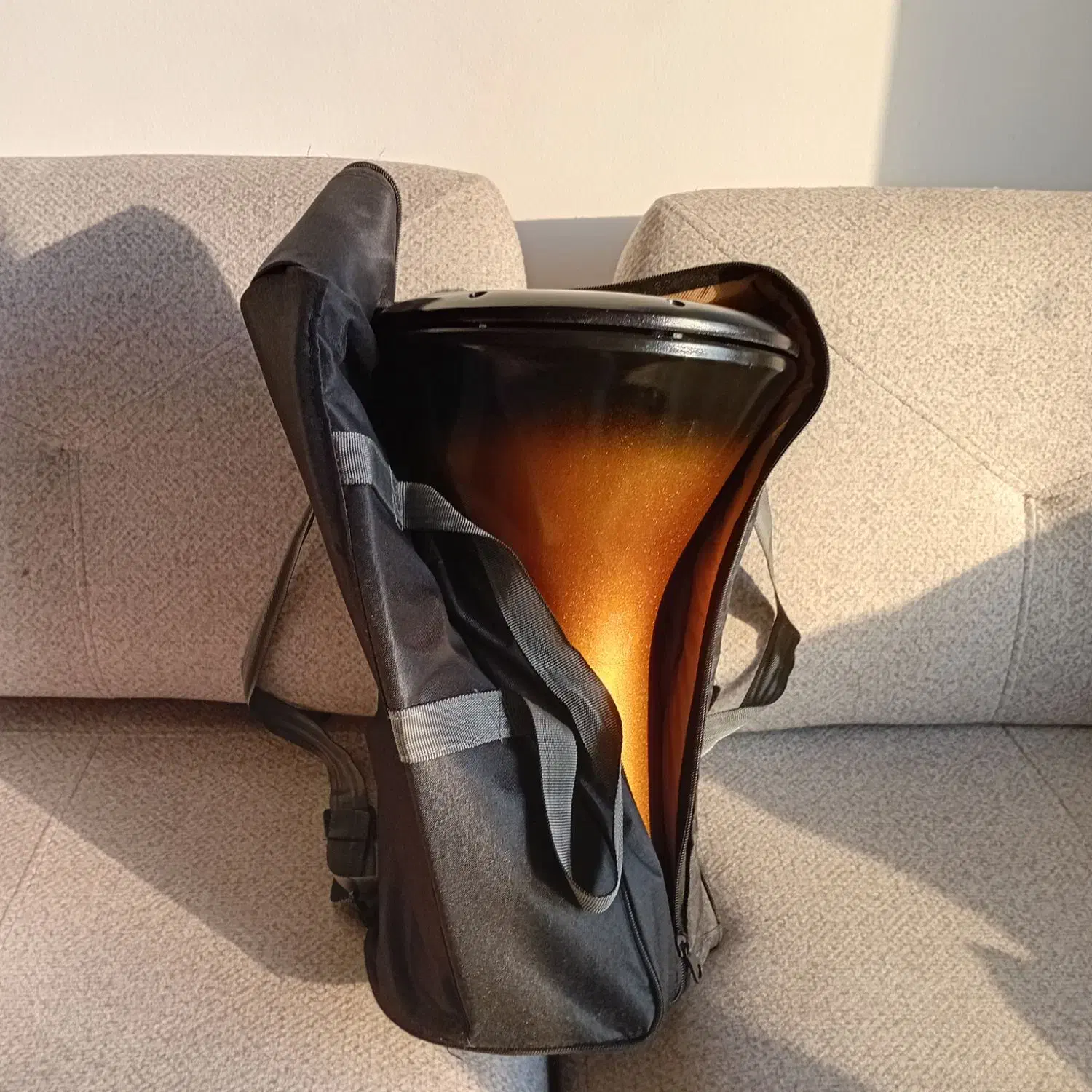 ساز داربوکا طرح تلمین طلایی|درام و پرکاشن|کیش, |دیوار