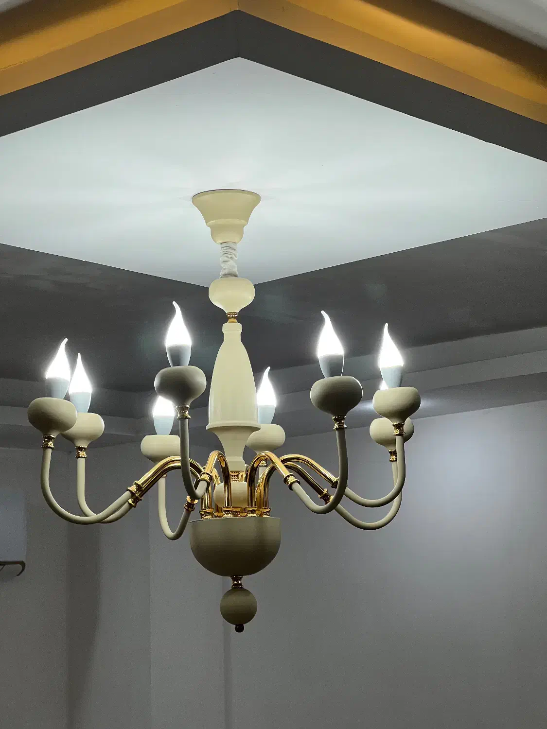 لوستر۸شعله|لوستر و چراغ آویز|رشت, سعدی (تختی)|دیوار