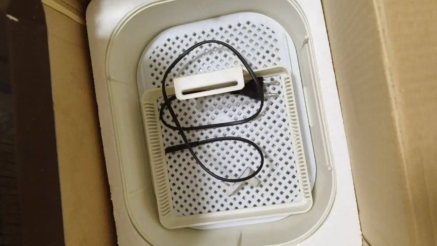 دستگاه جوجه کشی ایزی باتور ۶|لوازم جانبی حیوانات|تهران, نازی‌آباد|دیوار