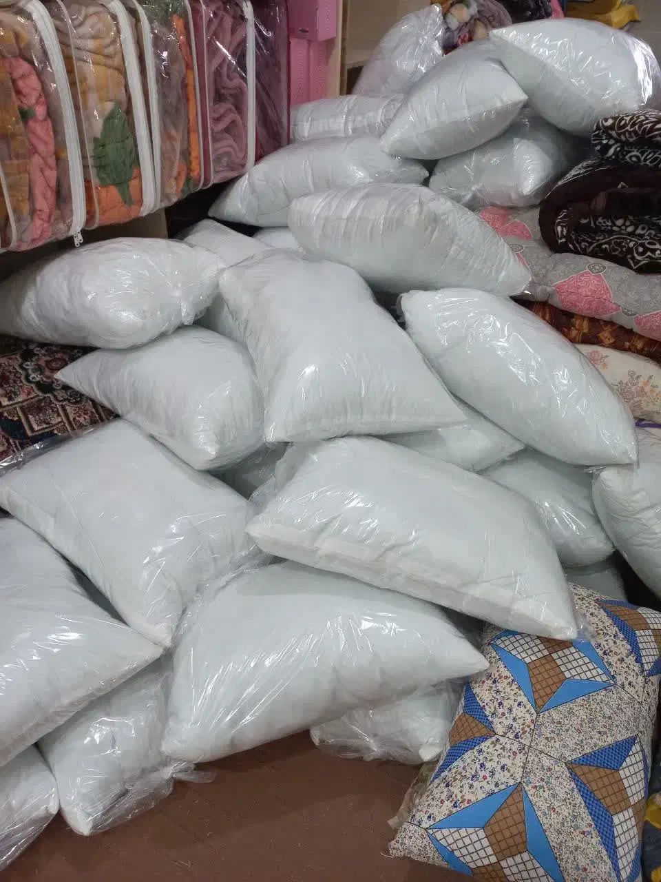 دوخت تشک و بالش و لحاف سنتی|رختخواب، بالش، پتو|یزد, |دیوار