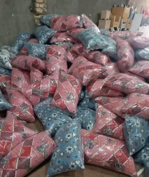 بالشت پُرز پتو درجه یک|رختخواب، بالش، پتو|مشهد, چهنو|دیوار