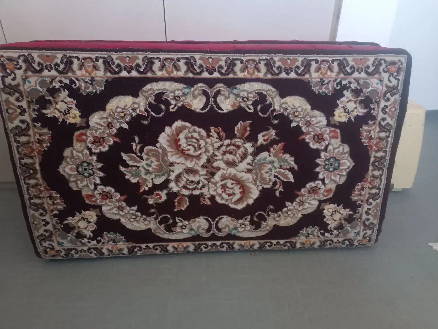 پشتی دو عدد سالم تمیز|پشتی|خوی, |دیوار