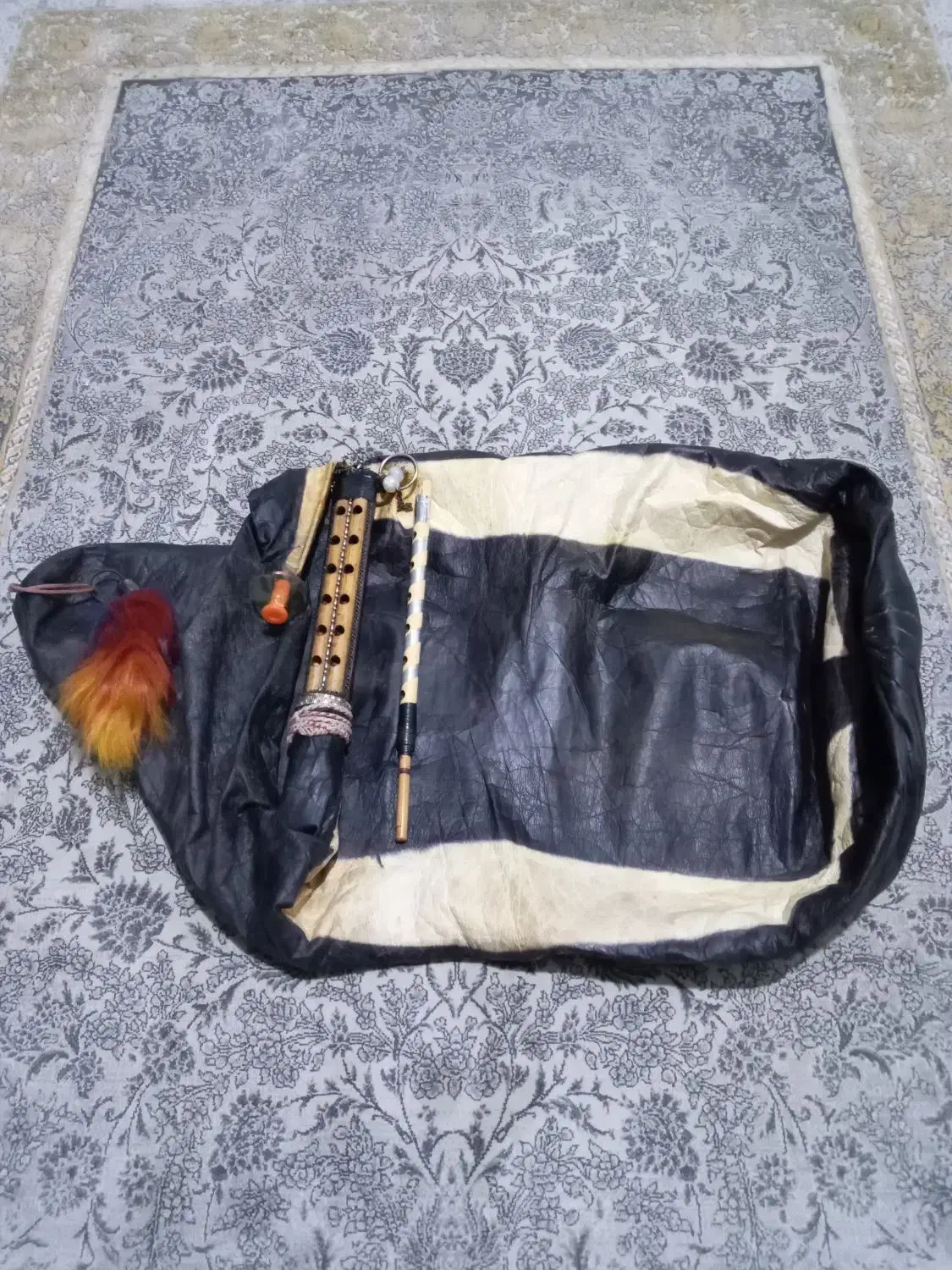 فروش نی انبان با دسته و یک دسته کوچک|سازهای بادی|دیلم, |دیوار