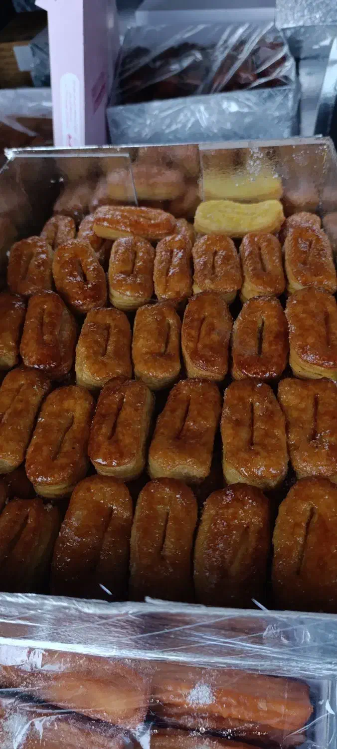 فروش عمده انواع شیرینی کیفیت ممتاز، قیمت استثنایی|عمدهفروشی|کوهدشت, |دیوار