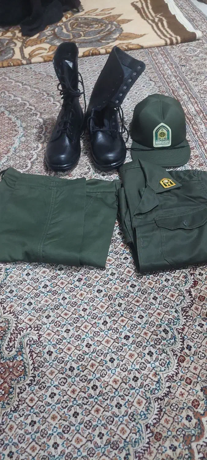 فروش لباس و پوتین نیروی انتظامی|لباس|ارومیه, |دیوار