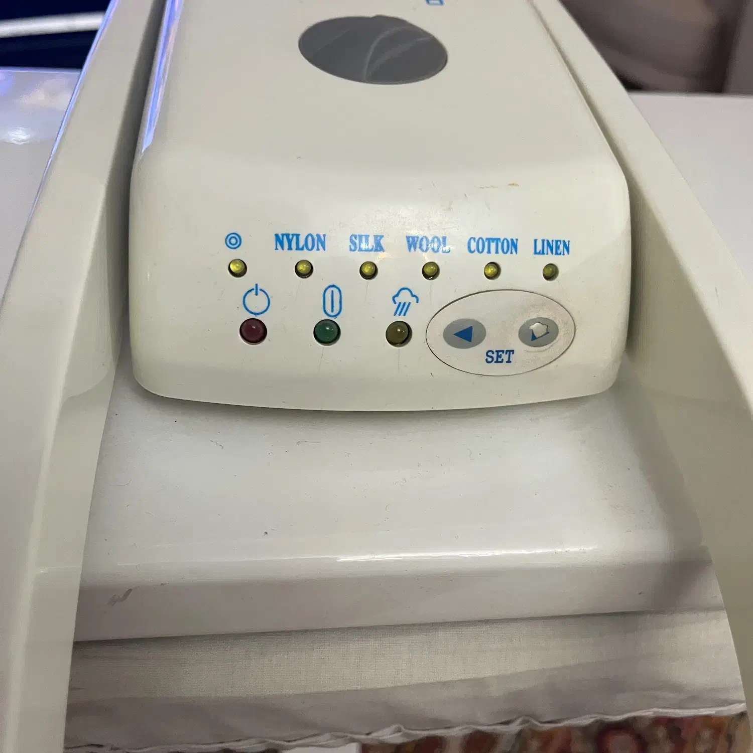 اتو پرس ایستاده کلورانس در حد نو|اتو و لوازم اتو|پرند, فاز ۵|دیوار