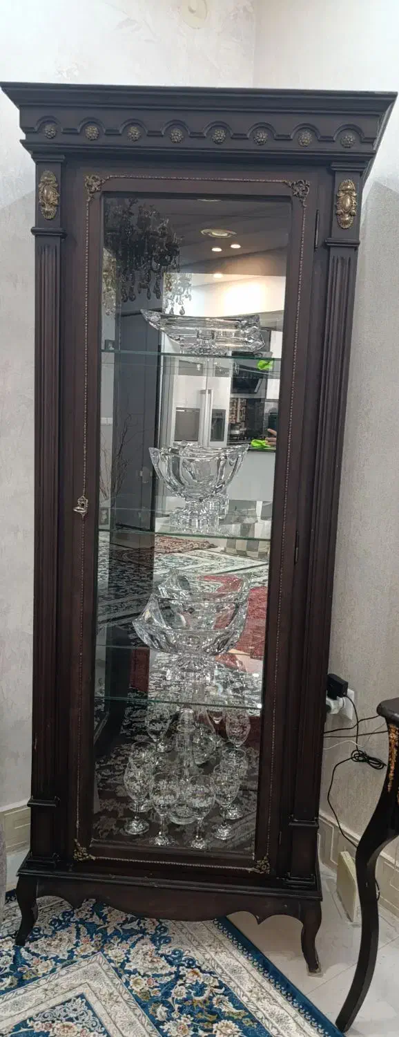 ویترین کاملا سالم|بوفه، ویترین، کنسول|خمین, |دیوار