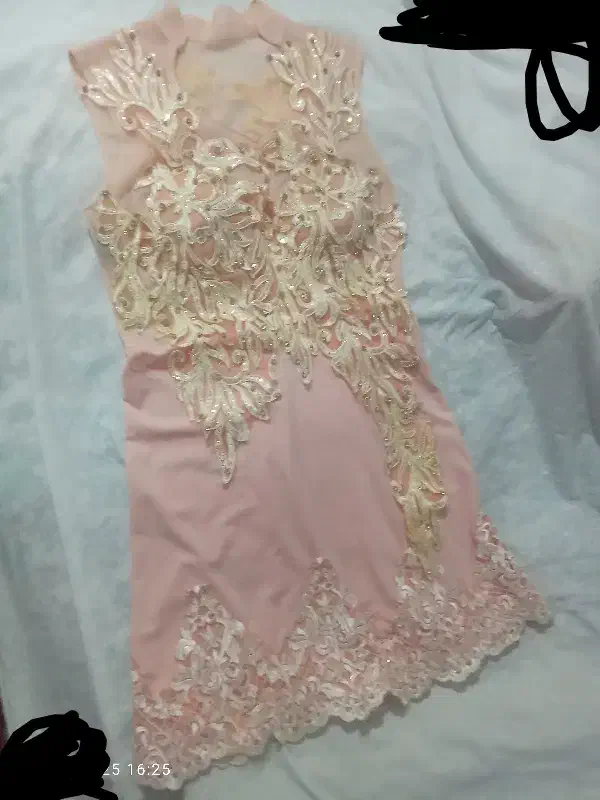 لباس مجلسی|لباس|بوژگان, |دیوار