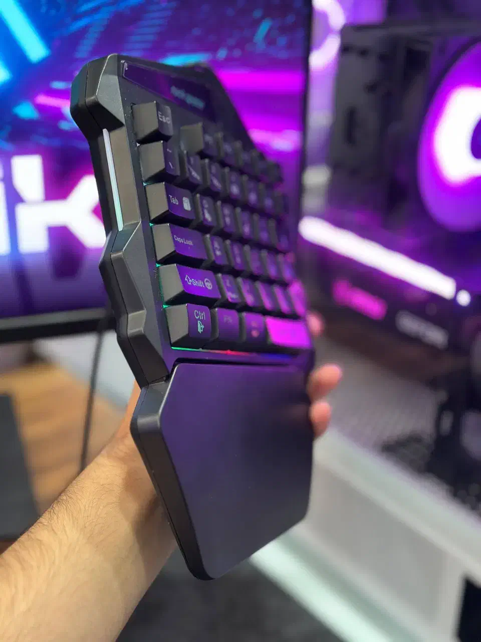 کیبورد حرفهای برای بازیهای تیراندازی در گوشی|قطعات و لوازم جانبی رایانه|اردبیل, |دیوار